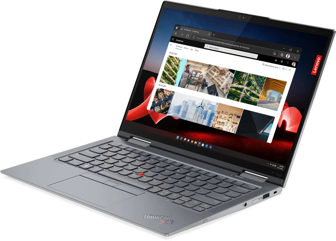 Lehoučký překlopitelný notebook na cesty